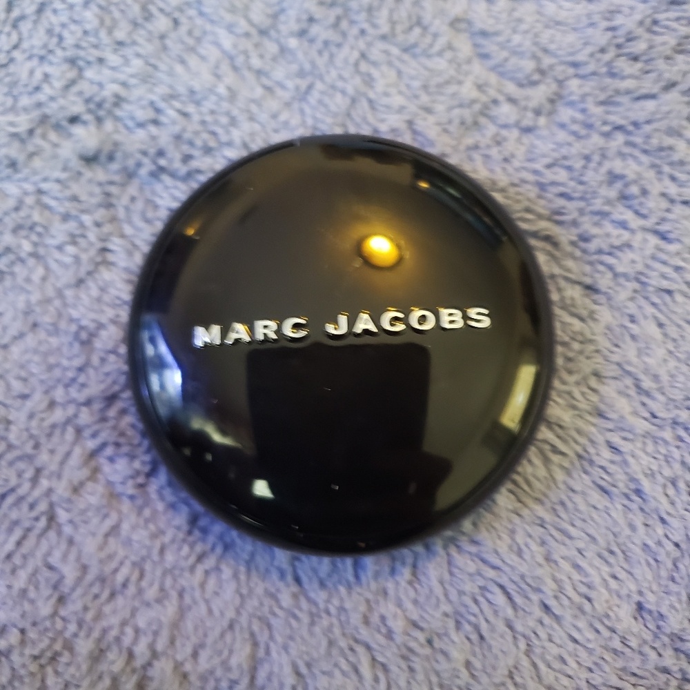 Marc Jacob's omega gel powder eye shadow dynamo